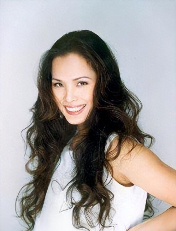 原来她已离世26年！23岁登春晚一夜成名，却因一个巴掌付出生命