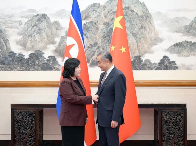 没白来中国一趟，金将军心腹来华，从王毅嘴里听到了最想听的话