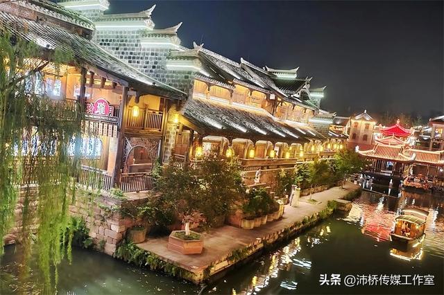 夜幕下的李庄古镇：千年魅力为何让人流连忘返？
