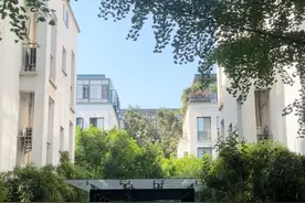 为何“步梯房”越来越不值钱了？内行人：4个扎心现实，妥妥的穷人房呀！图片