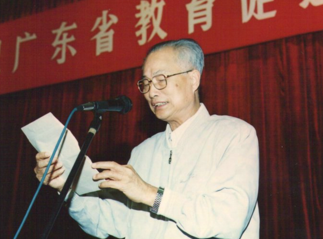 他曾是广东省委书记，拒绝王光美到家中做客，3个儿子无一从政