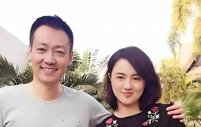 爱妻朱媛媛离世5月后，辛柏青又传来坏消息；原来他还没走出悲伤