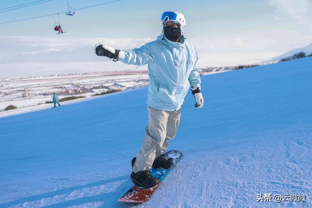 央媒记者与自媒体达人镜头下的乌鲁木齐冰雪盛景