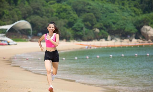 年度2000公里跑量，应该不算跑步过量吧？