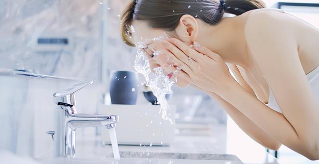 你有“洗屁股”的习惯吗？忠告：经常清洗肛门，或可带来5种好处