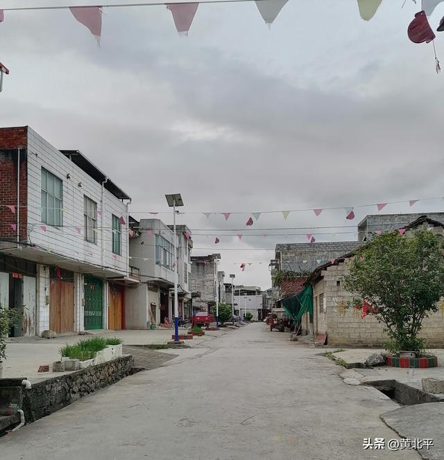 广西河池市大化县都阳镇有块飞地在果德县，为何后来就划给平果市