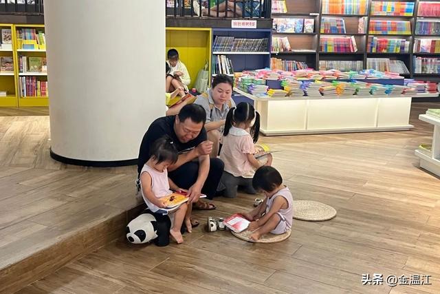 抓住暑假的尾巴！来温江这家书店避暑“充电”吧~