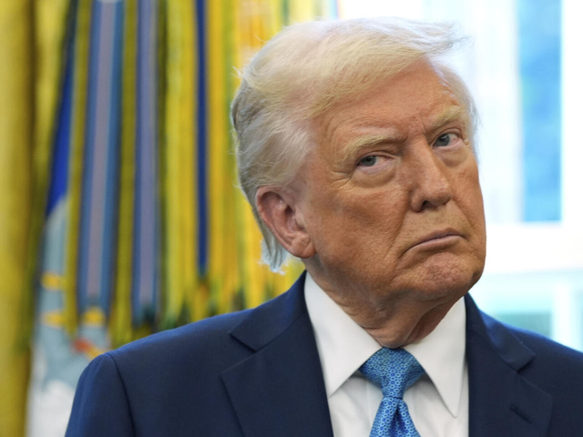 泽连斯基内外承压，特朗普推和平进程遭俄罗斯强硬对峙！