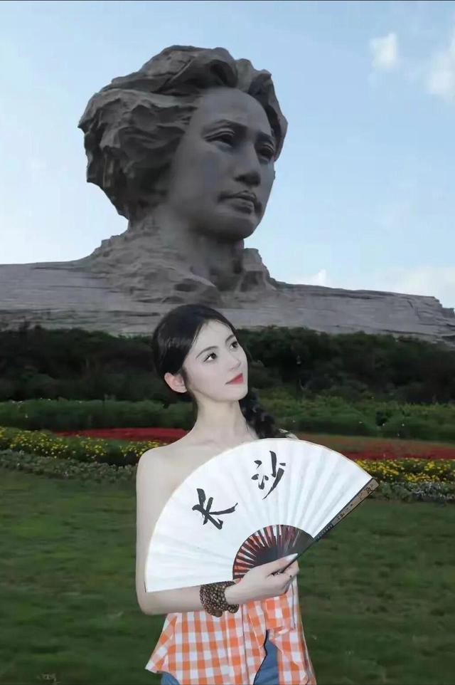 中国传媒大学校花 李乐涵 明眸摄人+黑天鹅气质 这妩媚谁顶得住？