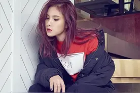她是韩国实力派的女歌手，与曹政奭的五年爱情更是让人羡慕不已。图片