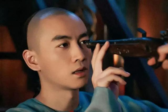 离婚9个月后，38岁陈晓再次官宣喜讯，活成陈妍希高攀不起的存在