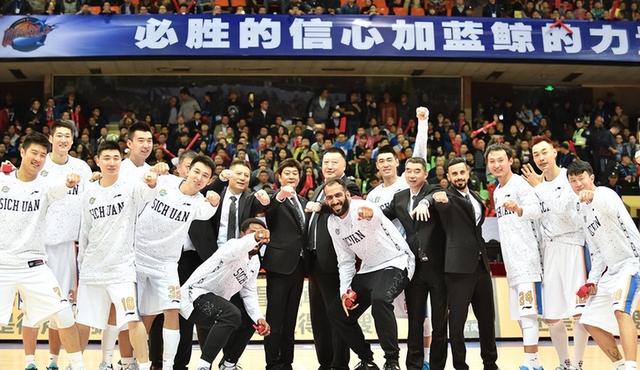 毁了王治郅，逼姚明退役，他凭一己之力让中国篮球倒退了二十年