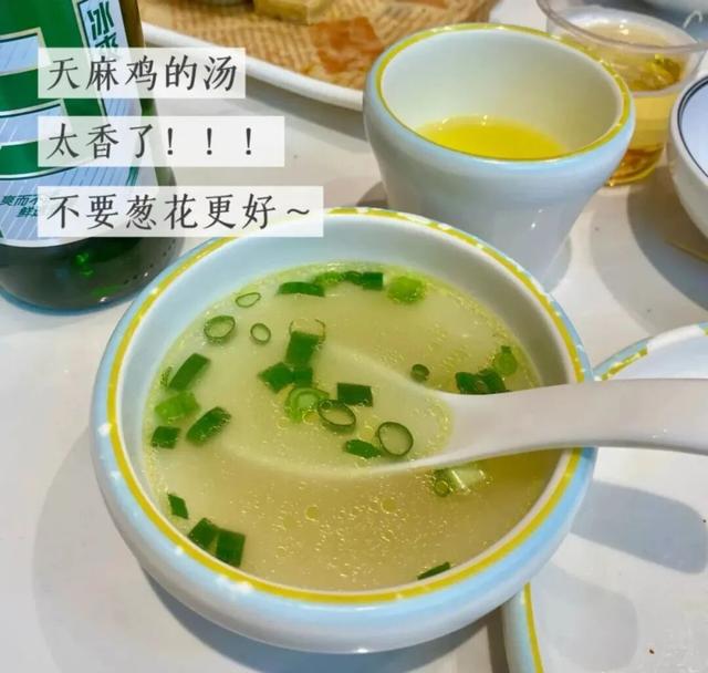 国庆不打挤！高铁2.5H直达冷门小县城，景色惊艳国鸟遍地！物价超低，2元吃鲜辣美食！