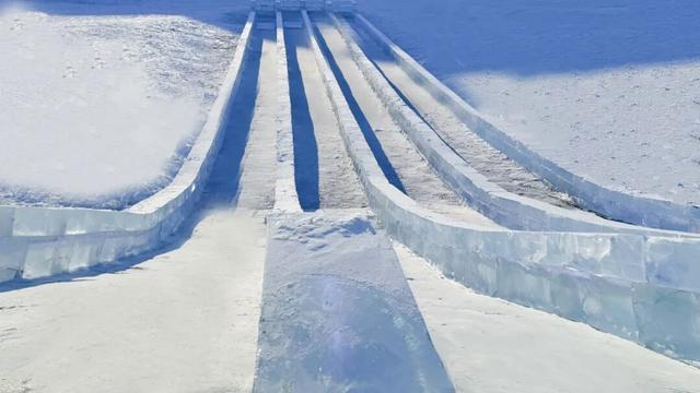 哈尔滨冰雪大世界滑梯全攻略，“滑”不多说，直接开整！