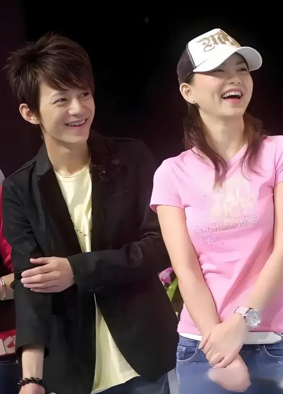 李湘风波再发酵！家境被扒底朝天，父母身份曝光	，原来何炅没说错