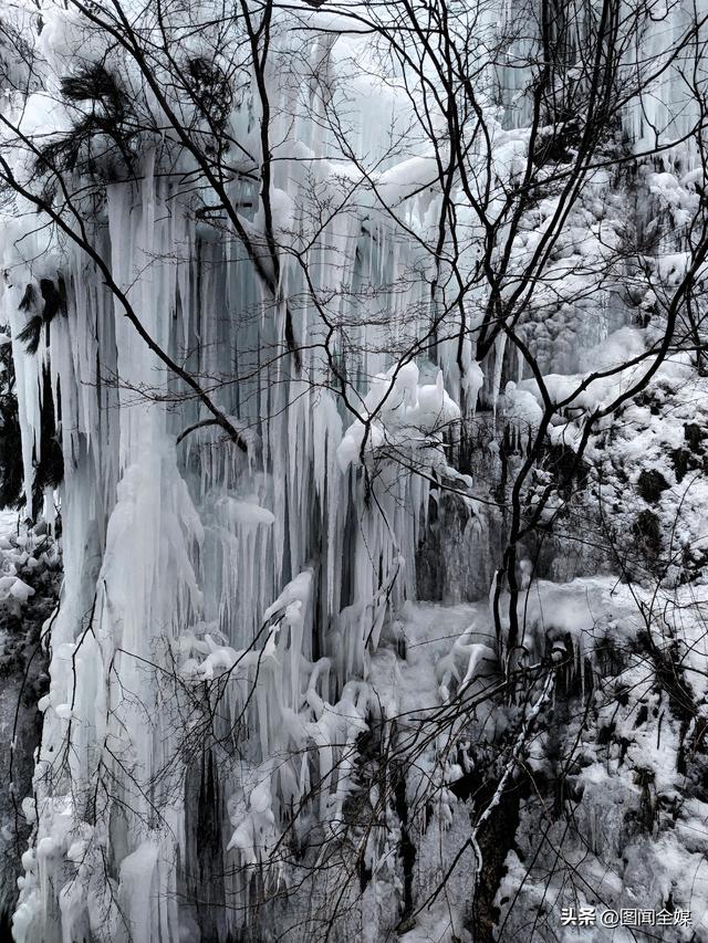 冬日江山美如画 秦岭冰瀑醉游人