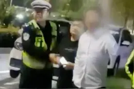 男子酒驾被查自称纪委的，交警回怼，网友：还记得守水库熊警官吗图片