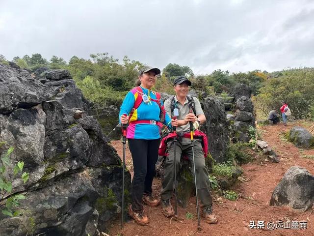 徒步石林蓑衣山、赏水上石林,遇降雨淅淅沥沥,收获特别的体验