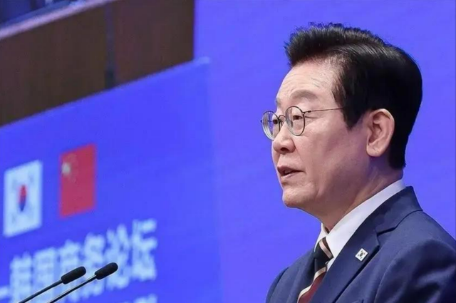 李在明启程离京，临走前终于对华改口，一个时代告终	，有些事情希望中方能翻篇，“背后靠山	”让他底气十足