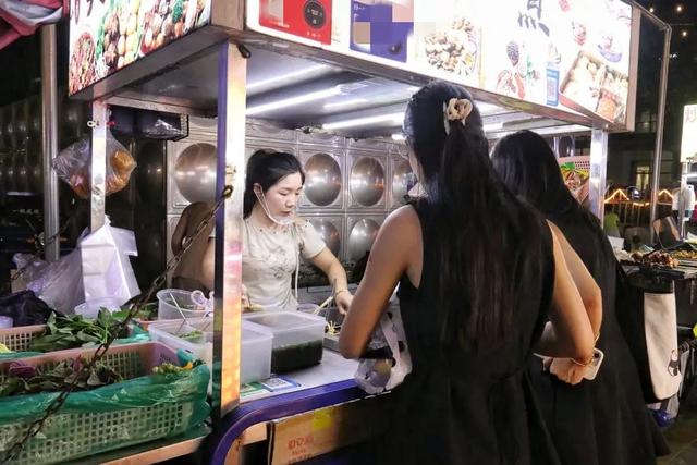 从街头吃到巷尾！桂城这些人气夜市，逛一次就上瘾