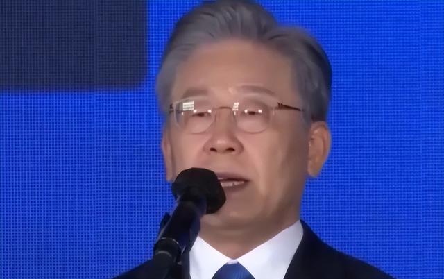 特朗普公布全球关税，李在明“一跪到底”，送上4500亿助美，韩外长叫嚣：必须警惕中国