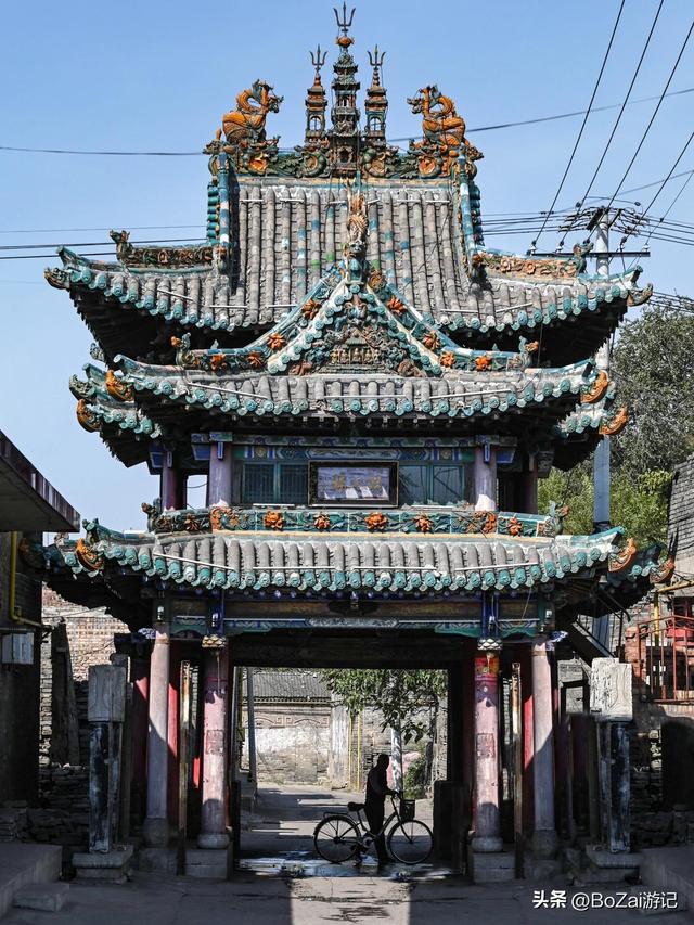 介休乡村封神，500年琉璃镇河楼，小巧却藏大招