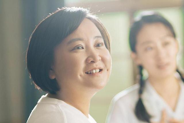 退出春晚解散公司，被“综艺”开除	，44岁贾玲近况曝光，面相变了