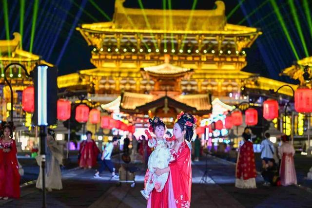 穿华服游河南，这份攻略超出片！