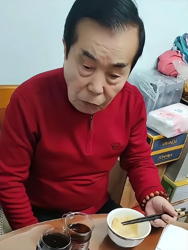 贪财又好色！德不配位的几位老艺术家，诠释了人前一套，背后一套