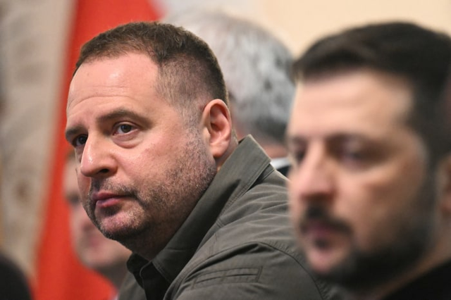 坐了半年“过山车”后，懂王重获信心，掌握了拿捏乌克兰的方法