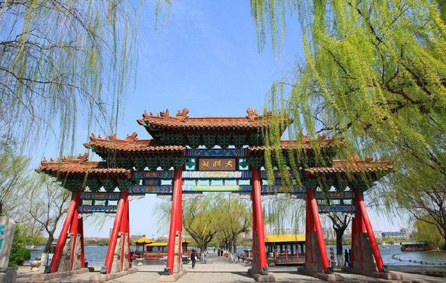 《草根春秋》系列 旅游篇 七 走马观花济南市