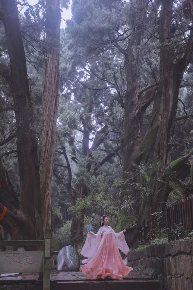 广元不远 周末优选 | 一秒穿越！快来广元拍古风大片！