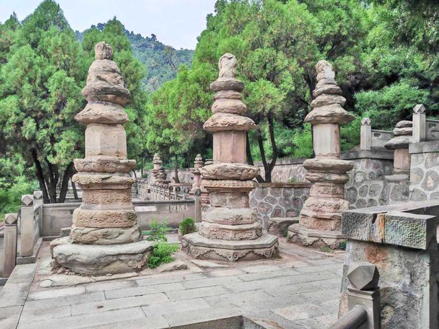 卦山天宁寺塔林——交城