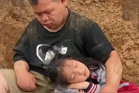 父母相继离世，19岁偏瘫哥哥 带妹妹艰难的讨生活 为妹妹撑起一片天图片