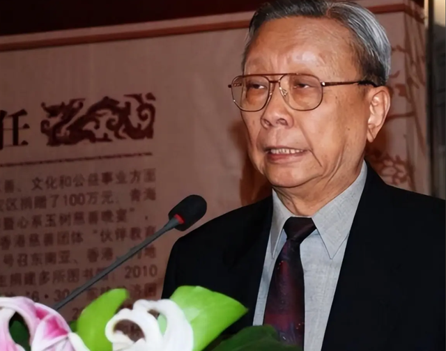 孙殿英先做土匪后挖清陵，其后代如何？儿子是万人敬仰的大人物