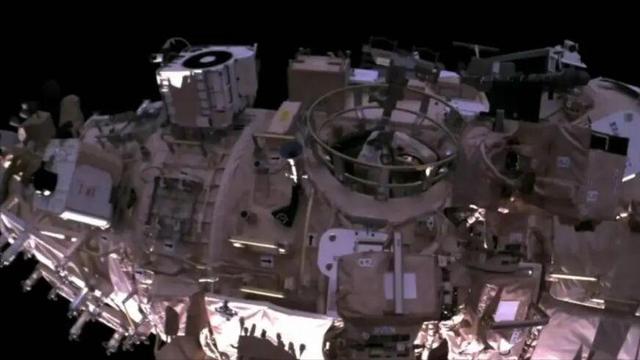 牛！顶住了空间碎片撞击，神舟二十准备返回：或带回国宝级航天服