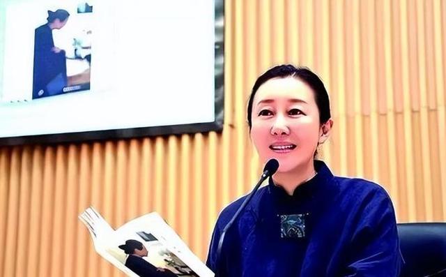 她，主持出身，一婚嫁老师，二婚嫁富二代，三婚嫁歌手，如今怎样