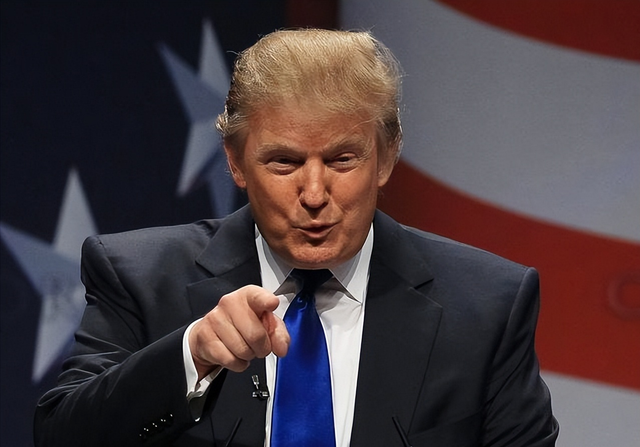 美航母舰队进战位，委电话打到北京，救不救马杜罗？王毅斩钉截铁