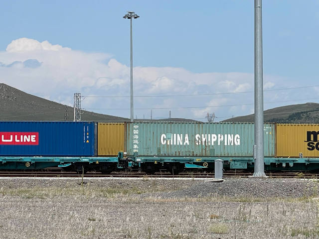 阿塞拜疆亮出红旗-9，中国布局一盘战略大棋，牵动美俄大国神经