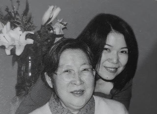 1996年，中央决定给李敏副军级待遇，她却说：父母是父母，我是我