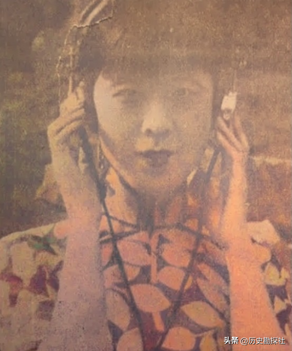 91岁于凤至美国豪宅留影，满头白发面容消瘦，苦等张学良50多年