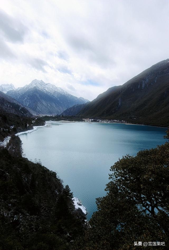 这里是林芝的第一个国家5A，是林芝的绿松石宝藏