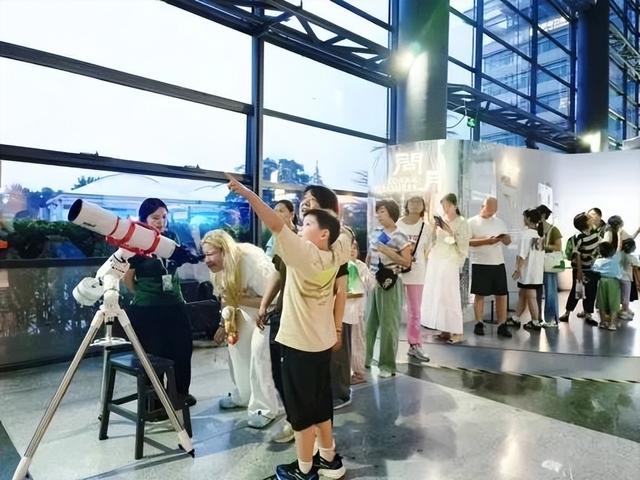 暑期趣游科技馆 | 苍穹探秘之旅