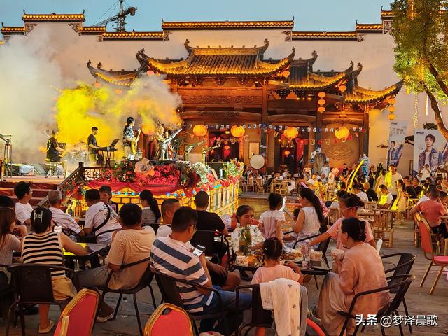 湖北云梦：万盏华灯映水街 祥云湾畔夜未央