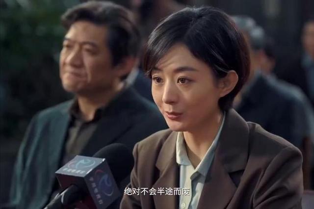 央媒发文，38岁赵丽颖高调官宣喜讯，全网恭喜，终于等到这一天