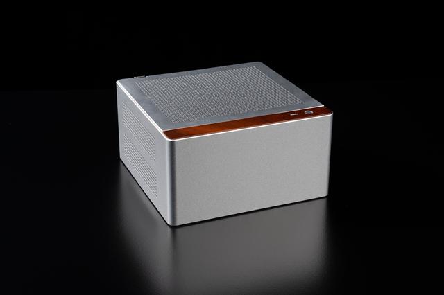 英特尔酷睿Ultra5 230F+铭瑄挑战者H810ITX+乔思伯NV10装机分享！