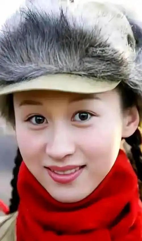 她拒绝潜规则，出道20年演了50部戏仍火不了，42岁还没结婚