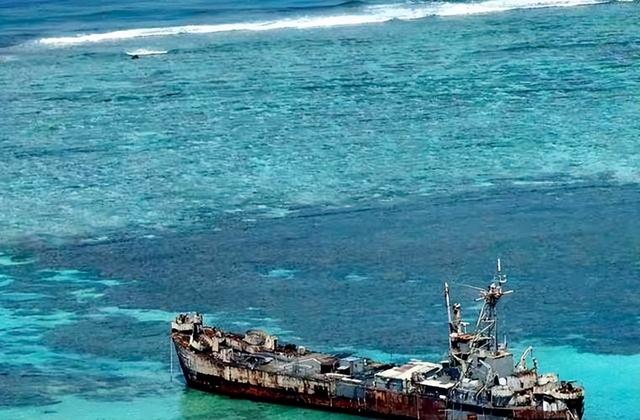 曾趴在中国仁爱礁9000多天的菲律宾军舰，如今已经再也拖不走了！