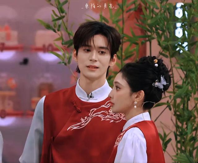 这对姐弟恋…这么甜的吗？我倒看看多好磕？