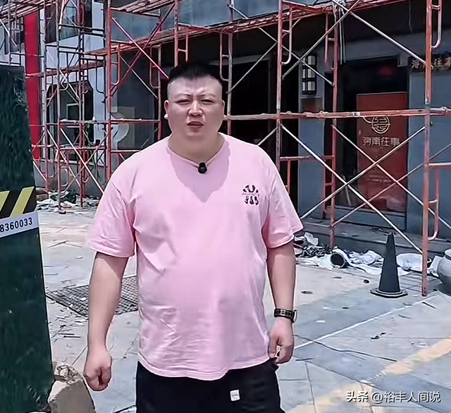 九江“顶峰家宴”老板去世，仅38岁，淋雨后诱发心肌炎，肚腩超大